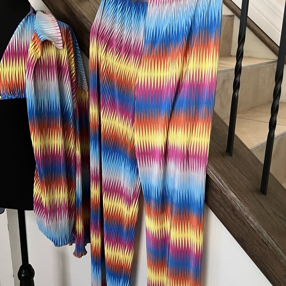 Beautiful brand new 3 piece set. - Picture 4 of 5